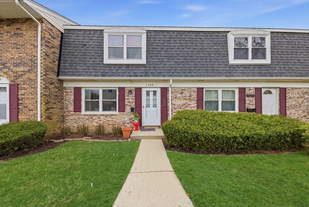 1543 Mckool Avenue, Streamwood, IL 60107