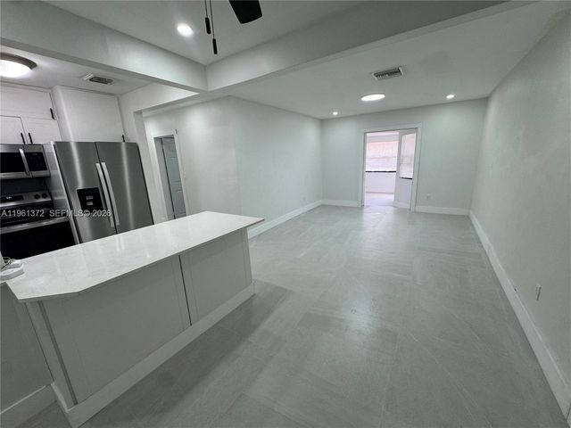 10245 SW 37th Ter, Miami, FL 33165