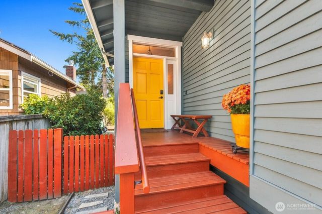 5622 46th Avenue SW, Seattle, WA 98136