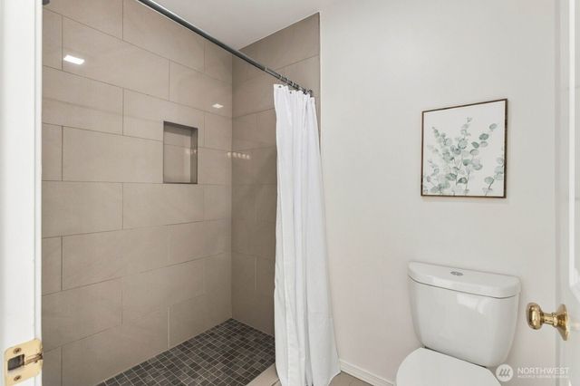 5622 46th Avenue SW, Seattle, WA 98136