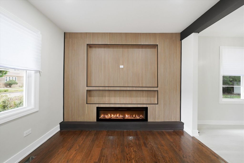 8506 S Euclid Avenue, Chicago, IL 60617 — photo 2