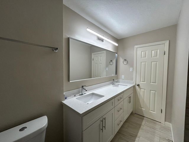 12414 Ledger Lane, Houston, TX 77015