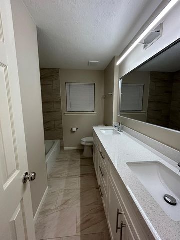 12414 Ledger Lane, Houston, TX 77015