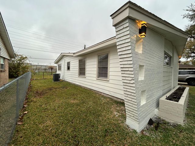 12414 Ledger Lane, Houston, TX 77015