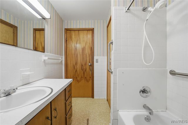 115 North Spruce Street, Batavia City, NY 14020