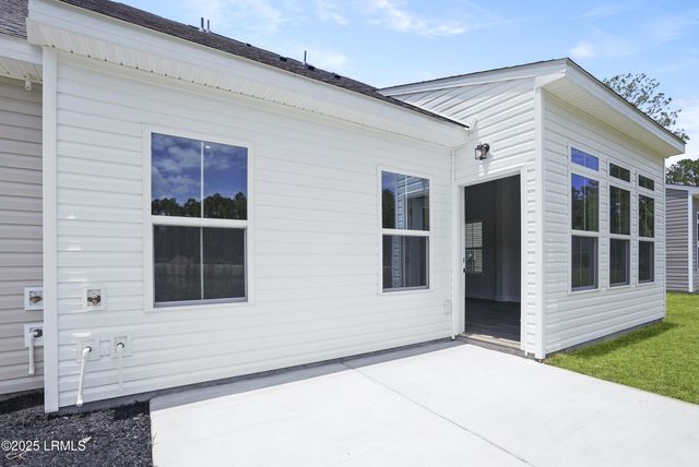 97 Crown Street, Hardeeville, SC 29927