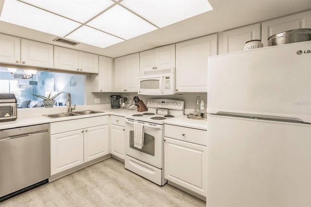 1255 E PEPPERTREE DRIVE 501, Sarasota, FL 34242