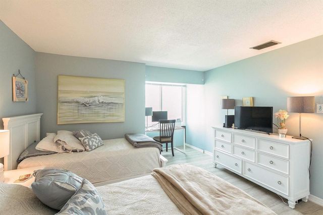 1255 E PEPPERTREE DRIVE 501, Sarasota, FL 34242