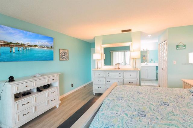 1255 E PEPPERTREE DRIVE 501, Sarasota, FL 34242