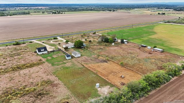 3328 State Highway 173, Hondo, TX 78861