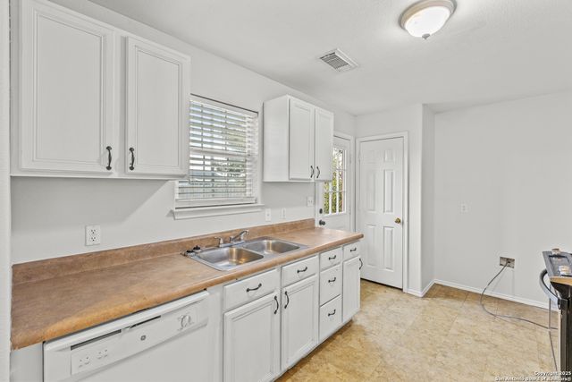 3328 State Highway 173, Hondo, TX 78861