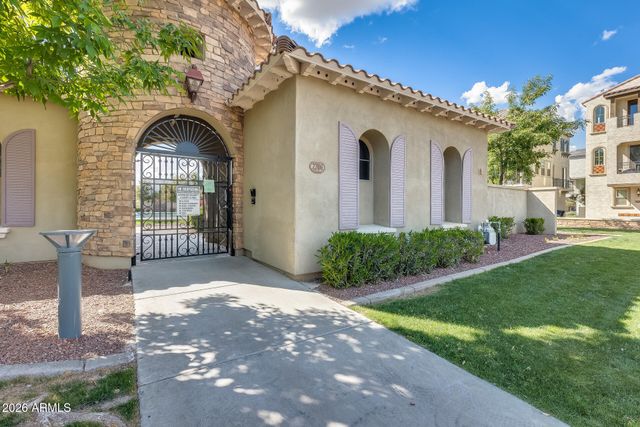 2641 S BAHAMA Drive S, Gilbert, AZ 85295