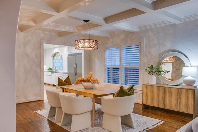 1033 Cedar Hill Avenue, Dallas, TX 75208