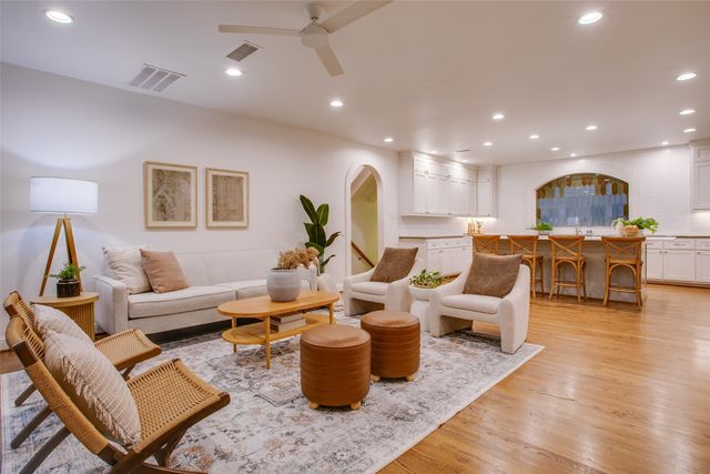 1033 Cedar Hill Avenue, Dallas, TX 75208