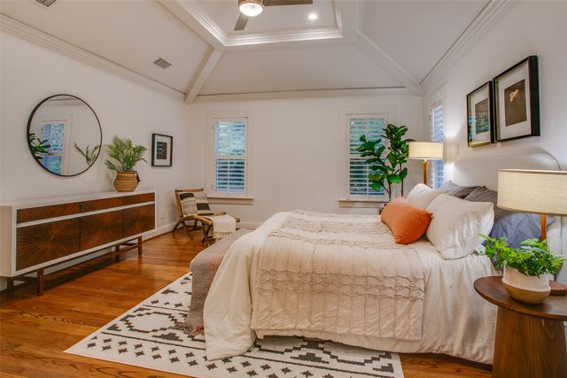 1033 Cedar Hill Avenue, Dallas, TX 75208