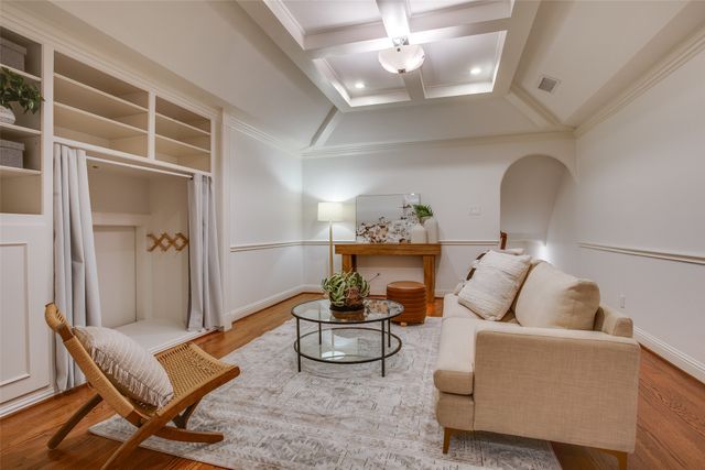 1033 Cedar Hill Avenue, Dallas, TX 75208