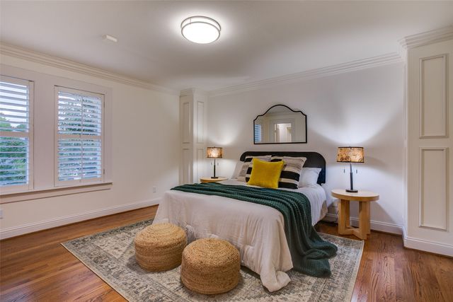 1033 Cedar Hill Avenue, Dallas, TX 75208