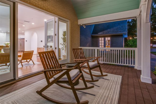 1033 Cedar Hill Avenue, Dallas, TX 75208