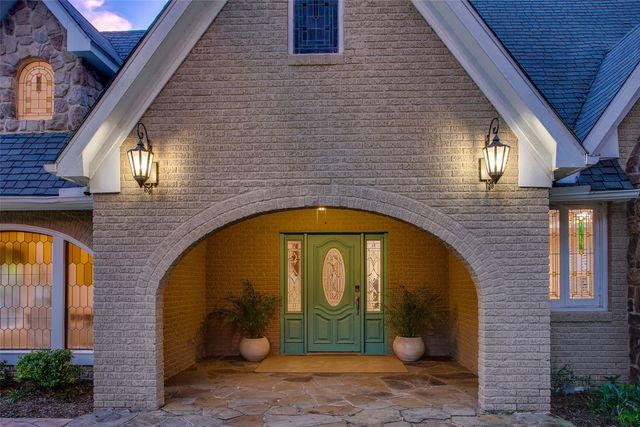 1033 Cedar Hill Avenue, Dallas, TX 75208