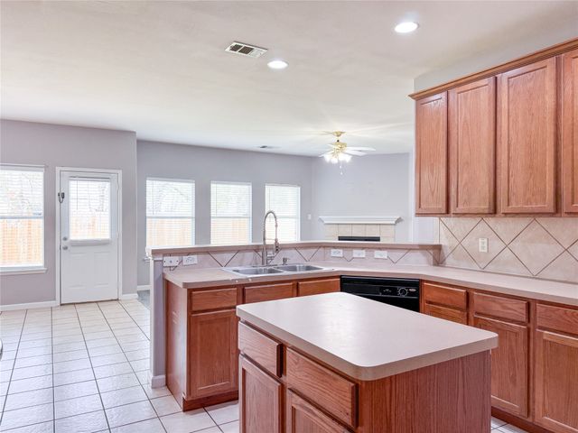 1212 Maple Terrace Drive, Mansfield, TX 76063