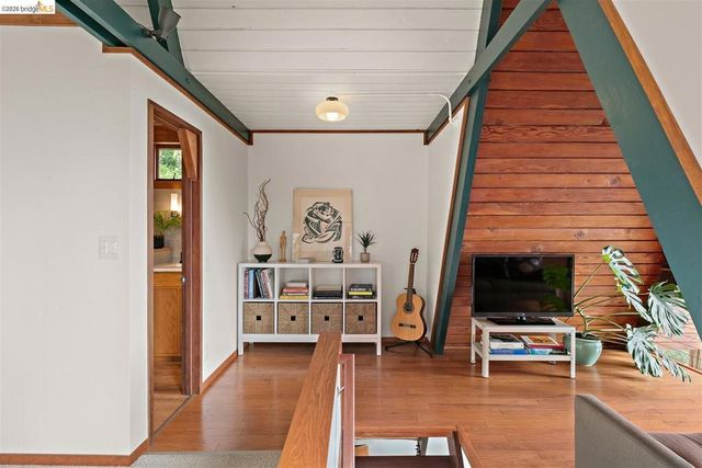 1357 Glendale Ave, Berkeley, CA 94708
