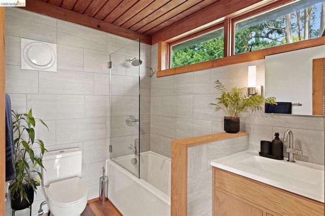 1357 Glendale Ave, Berkeley, CA 94708