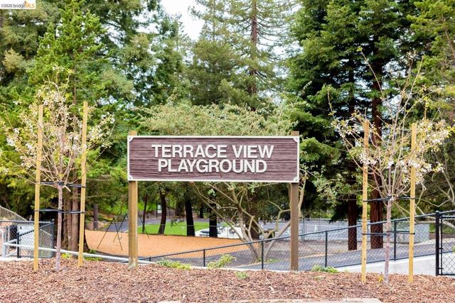 1357 Glendale Ave, Berkeley, CA 94708