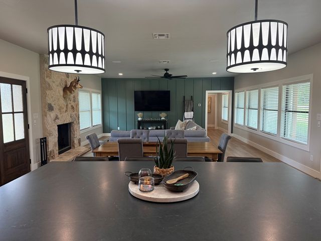 112 Independence Lane, Ingram, TX 78025