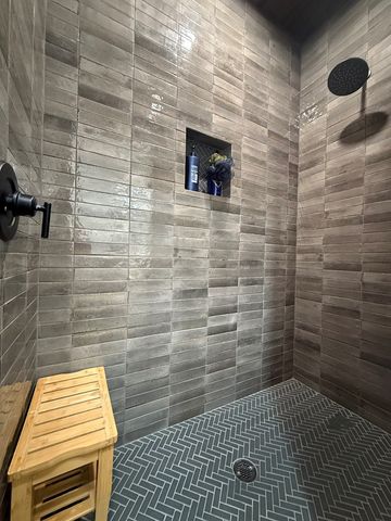 112 Independence Lane, Ingram, TX 78025