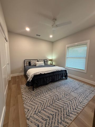 112 Independence Lane, Ingram, TX 78025