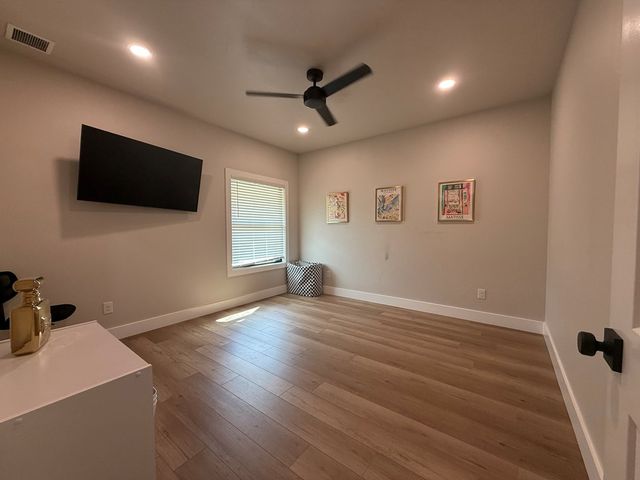 112 Independence Lane, Ingram, TX 78025