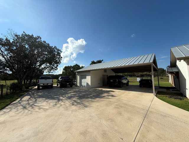 112 Independence Lane, Ingram, TX 78025