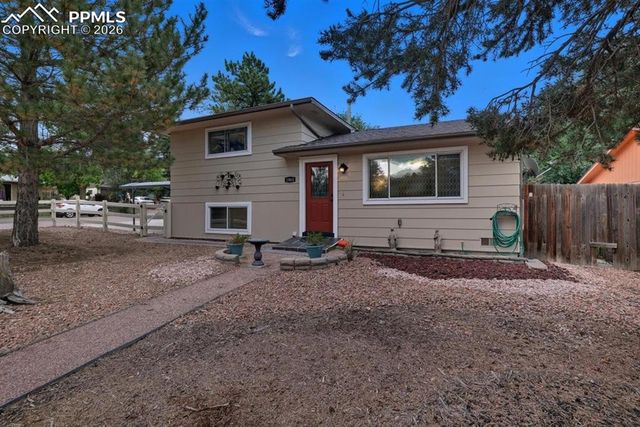 1065 N 19th Street, Colorado Springs, CO 80904