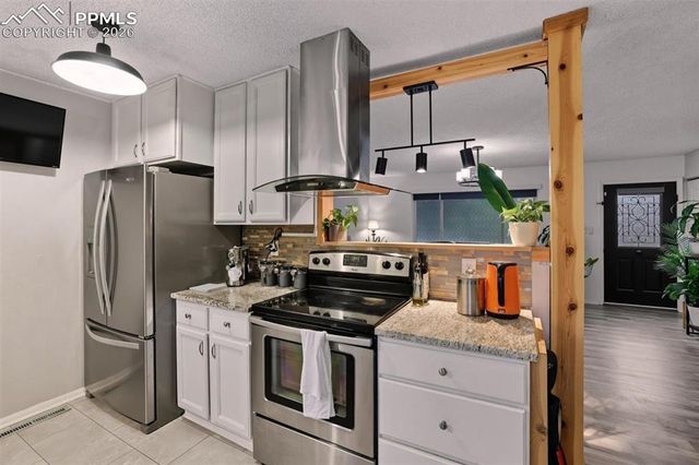 1065 N 19th Street, Colorado Springs, CO 80904