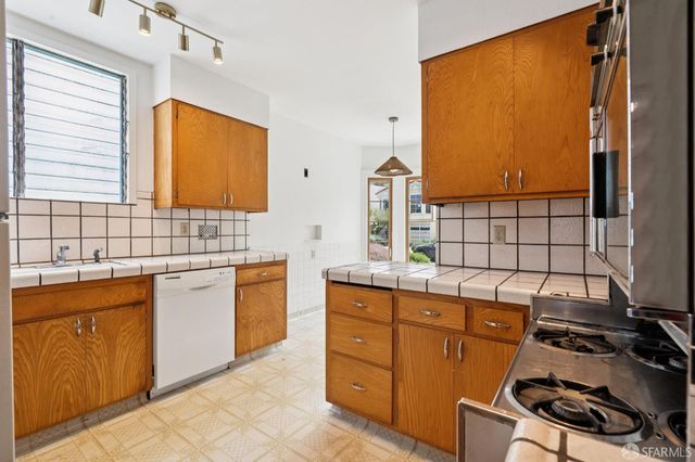 674 Rockdale Drive, San Francisco, CA 94127