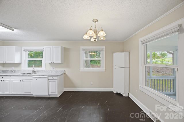 102 White Avenue, Kannapolis, NC 28081
