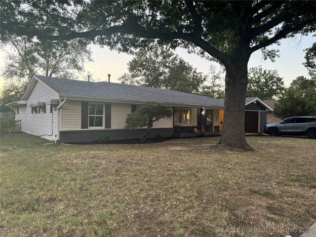 1335 N McFarland Place, Claremore, OK 74017