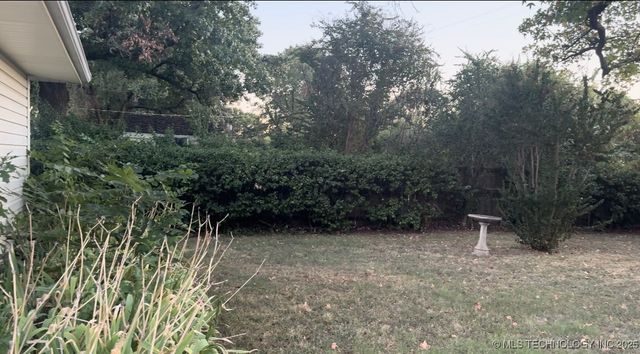 1335 N McFarland Place, Claremore, OK 74017