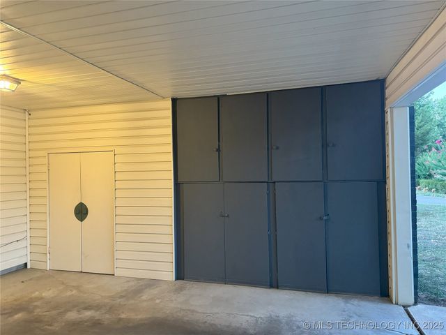 1335 N McFarland Place, Claremore, OK 74017