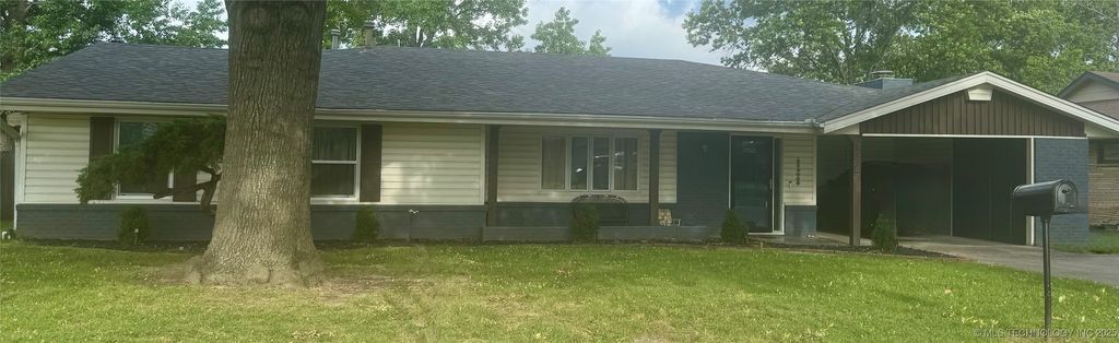 1335 N McFarland Place, Claremore, OK 74017