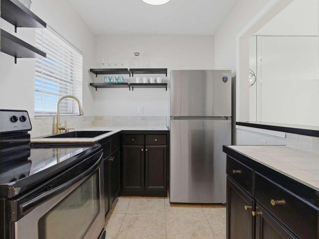 1116 Lake Terrace 207 G, Boynton Beach, FL 33426