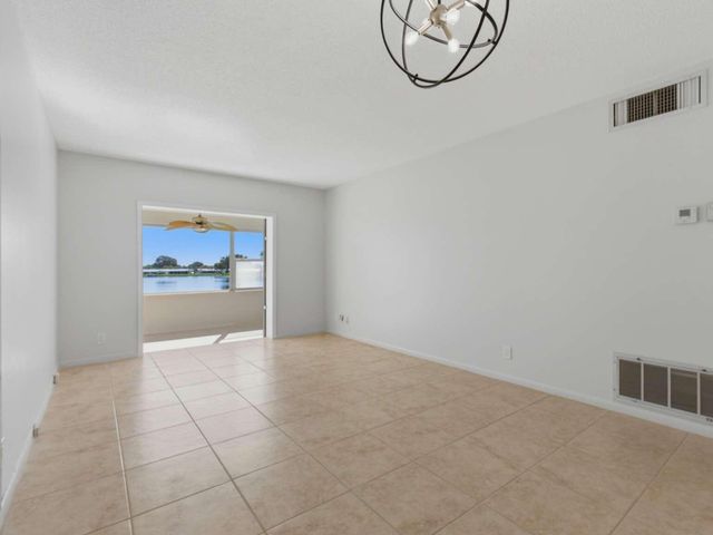1116 Lake Terrace 207 G, Boynton Beach, FL 33426