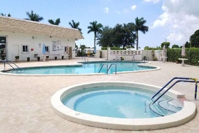 1116 Lake Terrace 207 G, Boynton Beach, FL 33426