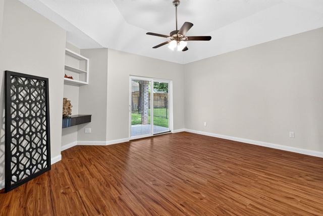 3122 Hemingway Drive, Montgomery, TX 77356