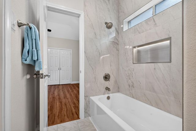 3122 Hemingway Drive, Montgomery, TX 77356