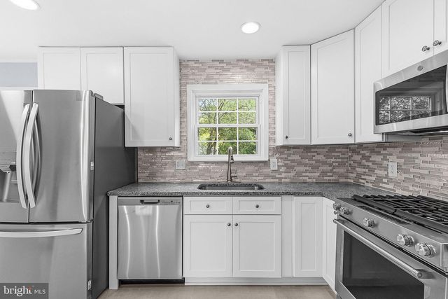 13457 ORANGEWOOD DR, Woodbridge, VA 22193