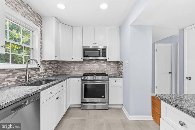 13457 ORANGEWOOD DR, Woodbridge, VA 22193