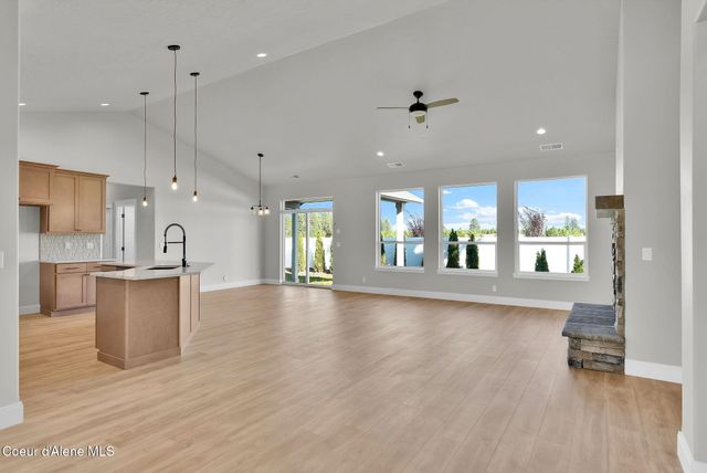 8820 BEDWELL ST, Rathdrum, ID 83858