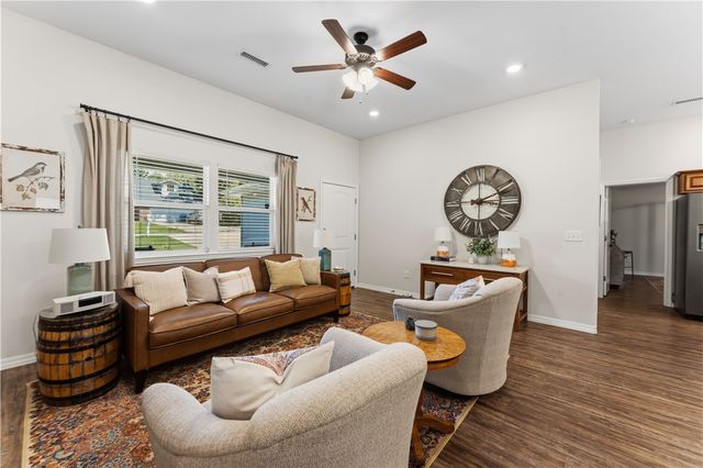 9 Hebrides Drive, Bella Vista, AR 72715