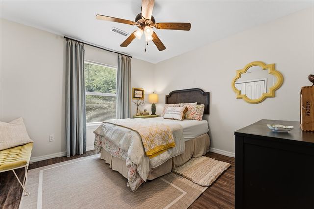 9 Hebrides Drive, Bella Vista, AR 72715
